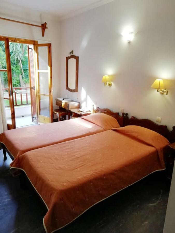 Pothos Hotel Skiathos Town Exterior photo